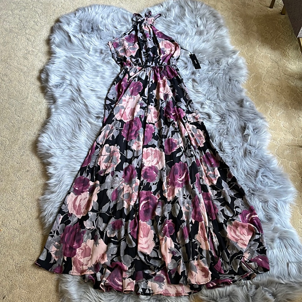 Lulu’s Floral Maxi Dress With Slit